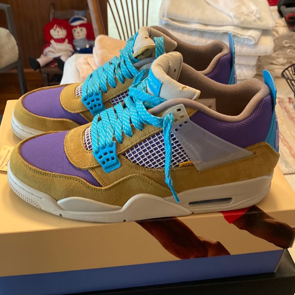 Jordan 4 (SOLD) - Picture 1 of 8